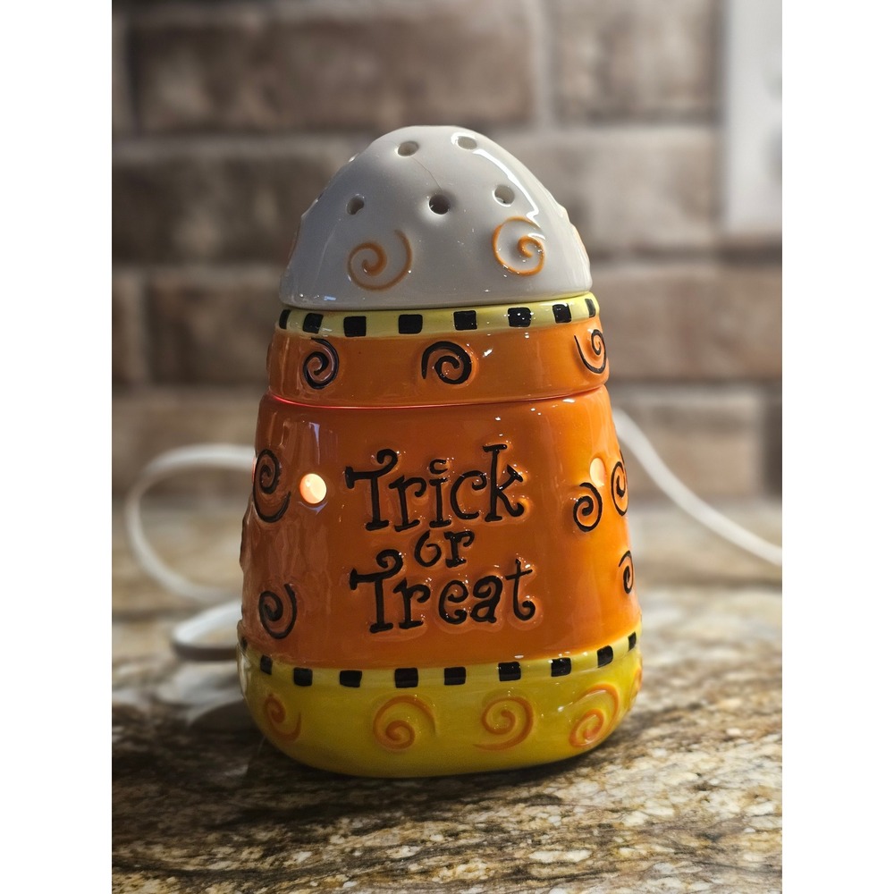 Scentsy Candy Corn Premium Warmer Halloween Trick or Treat Decor Discountinued